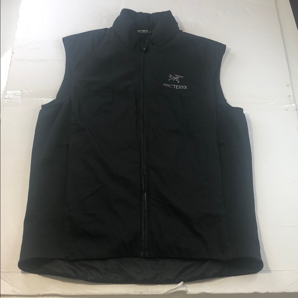 Arc'teryx Atom LT Vest Men’s Medium Black Insulated Full Zip Gorpcore Outdoor